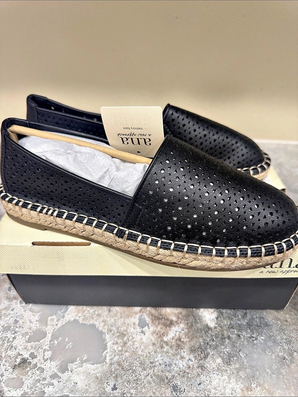 a.n.a Oakland Espadrille Black & Tan Flats US 8 M